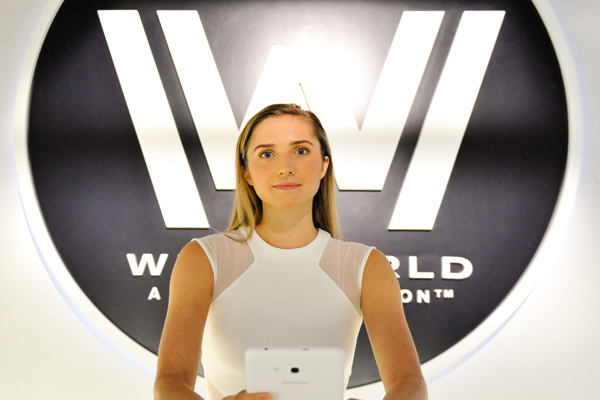 Westworld-Entrance-Host-NYCC-2017-photo-by-Kendall-Whitehouse-600x400