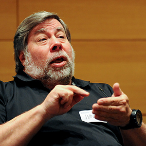 Steve-Wozniak-2012-photo-by-Kendall-Whitehouse-300x300